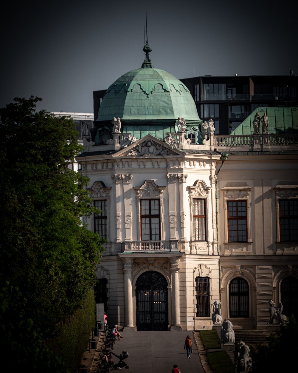 Kuppel und Portal