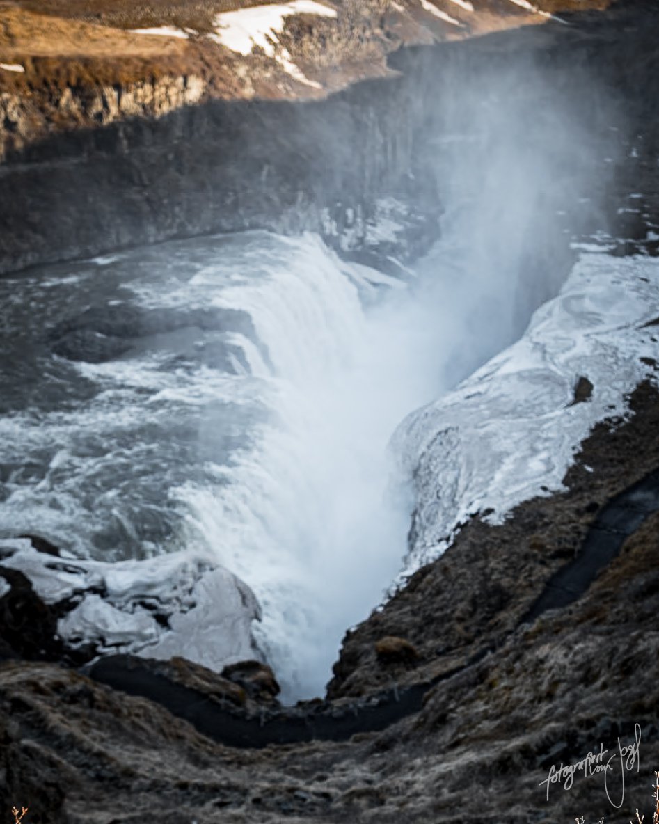 Gullfoss im April