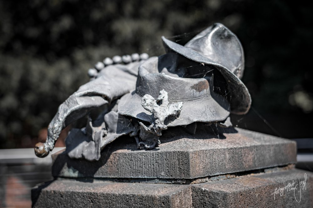Helm und Handschuh