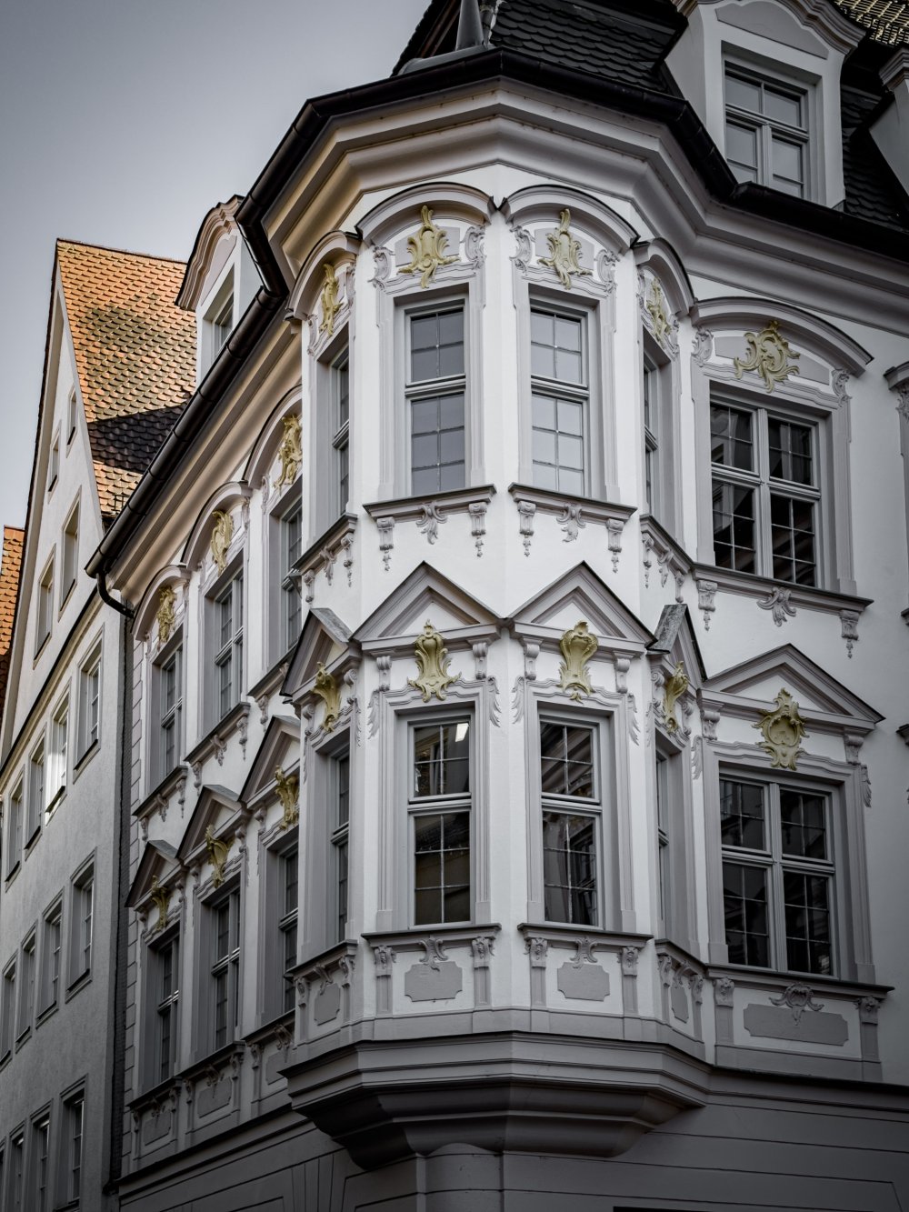 Stuckierte Eckfassade