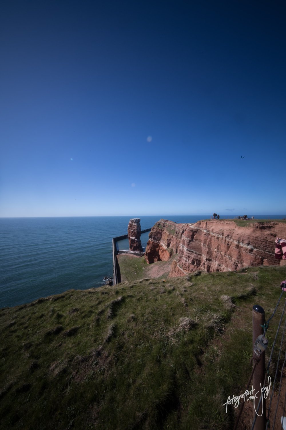 Rote Klippen am Meer
