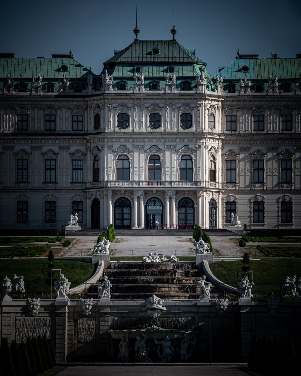Barockfassade mit Kaskadenbrunnen